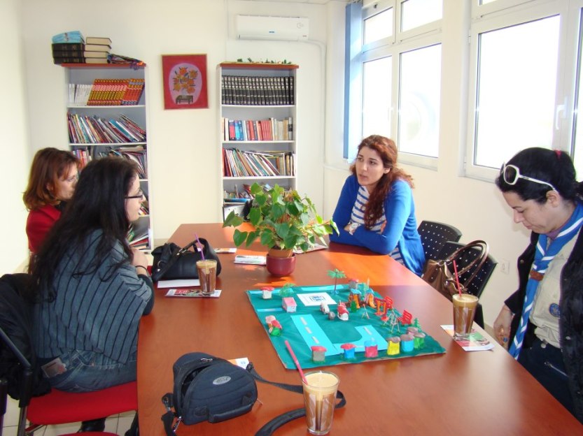 733820_304429779684421_547146142_n