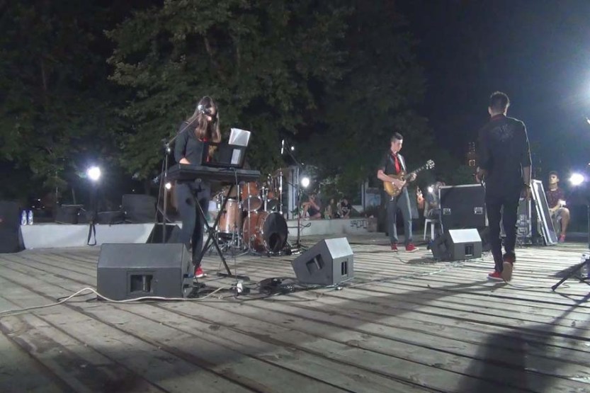 fc50ce82f09f85f3c2e508b03860412c_XL